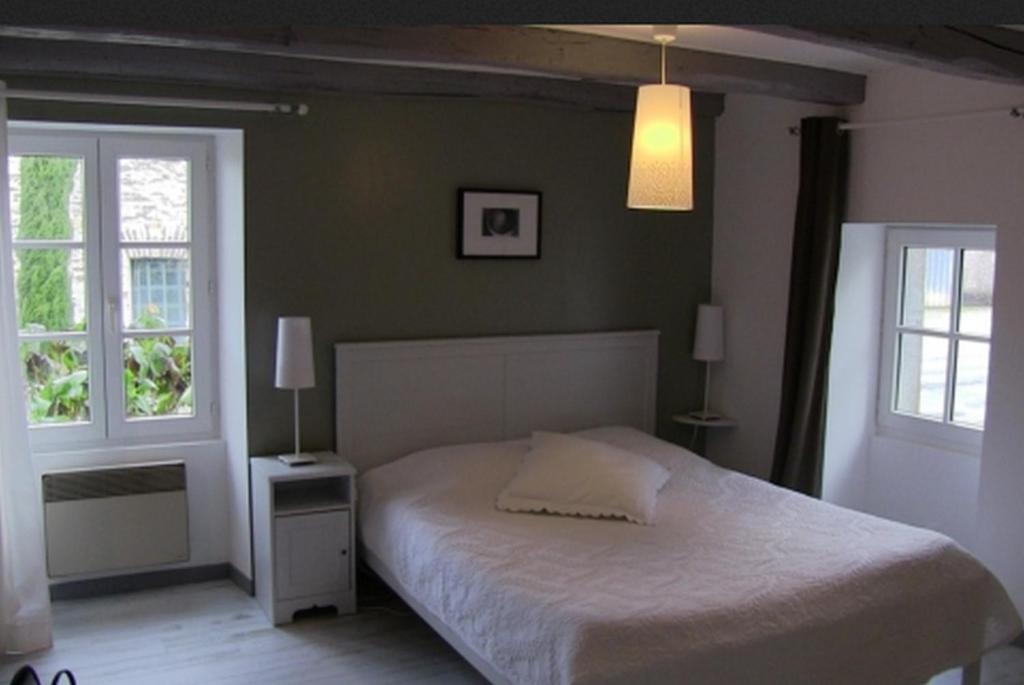 Relais De La Riniere Bed & Breakfast Le Landreau Room photo