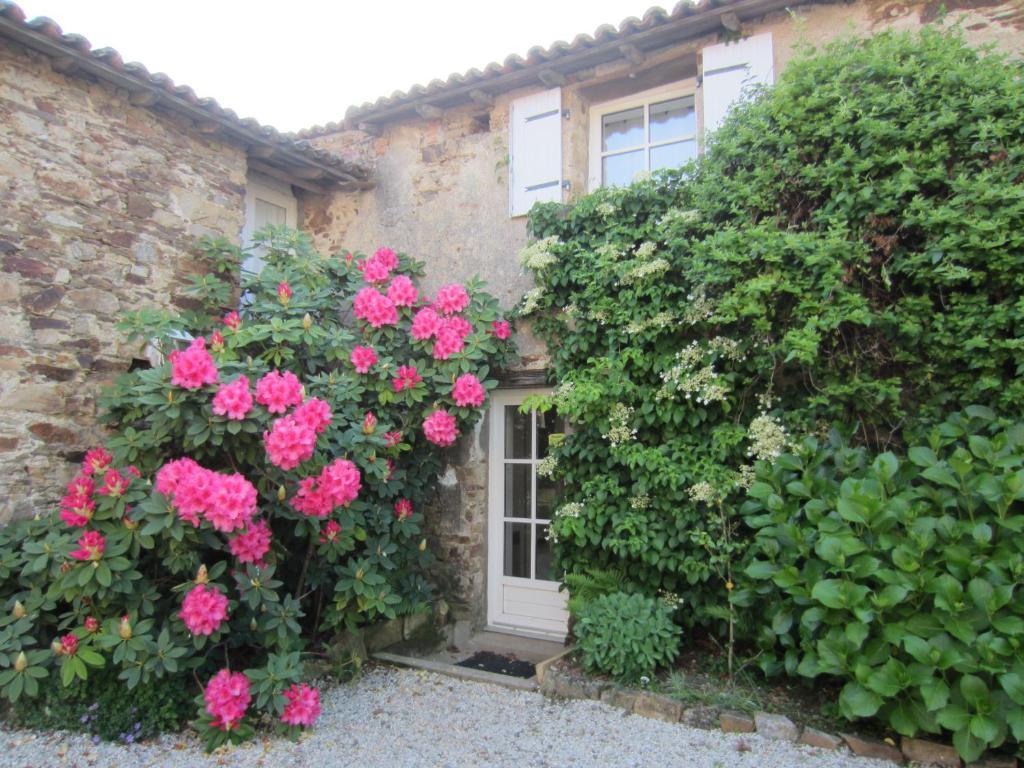 Relais De La Riniere Bed & Breakfast Le Landreau Exterior photo