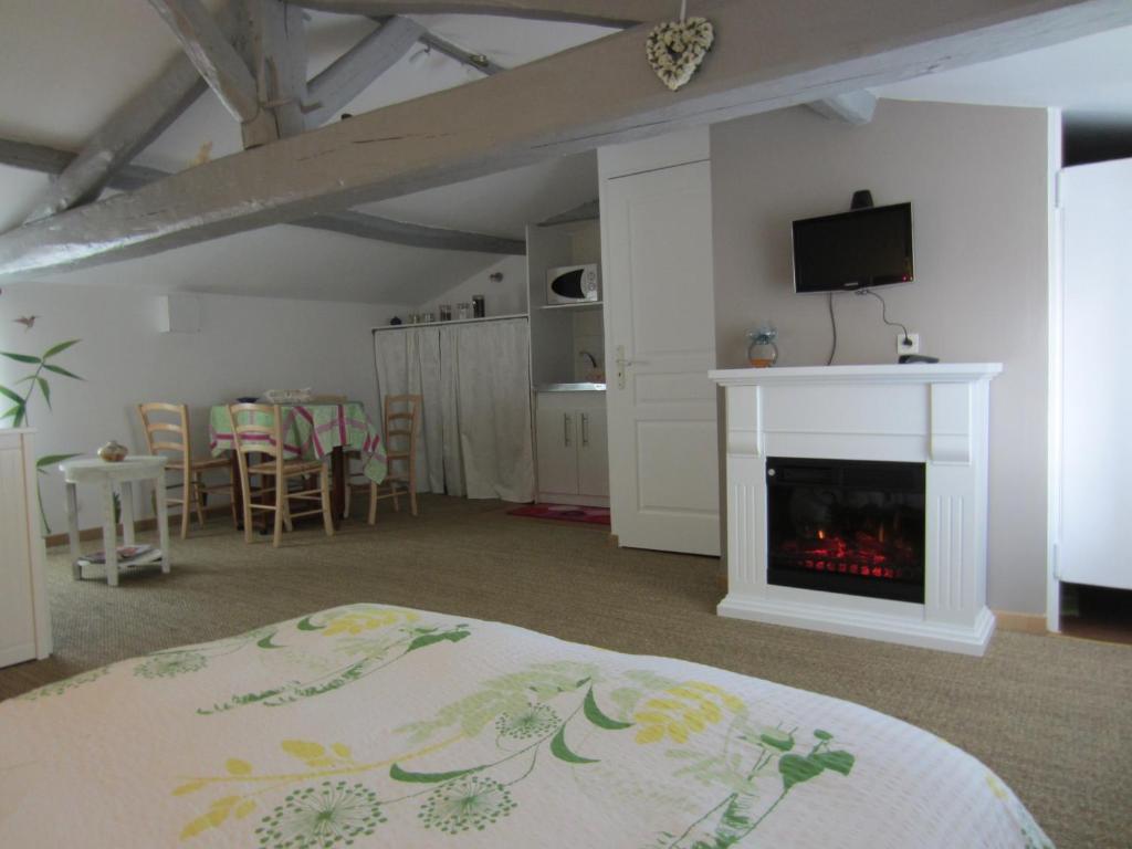 Relais De La Riniere Bed & Breakfast Le Landreau Exterior photo
