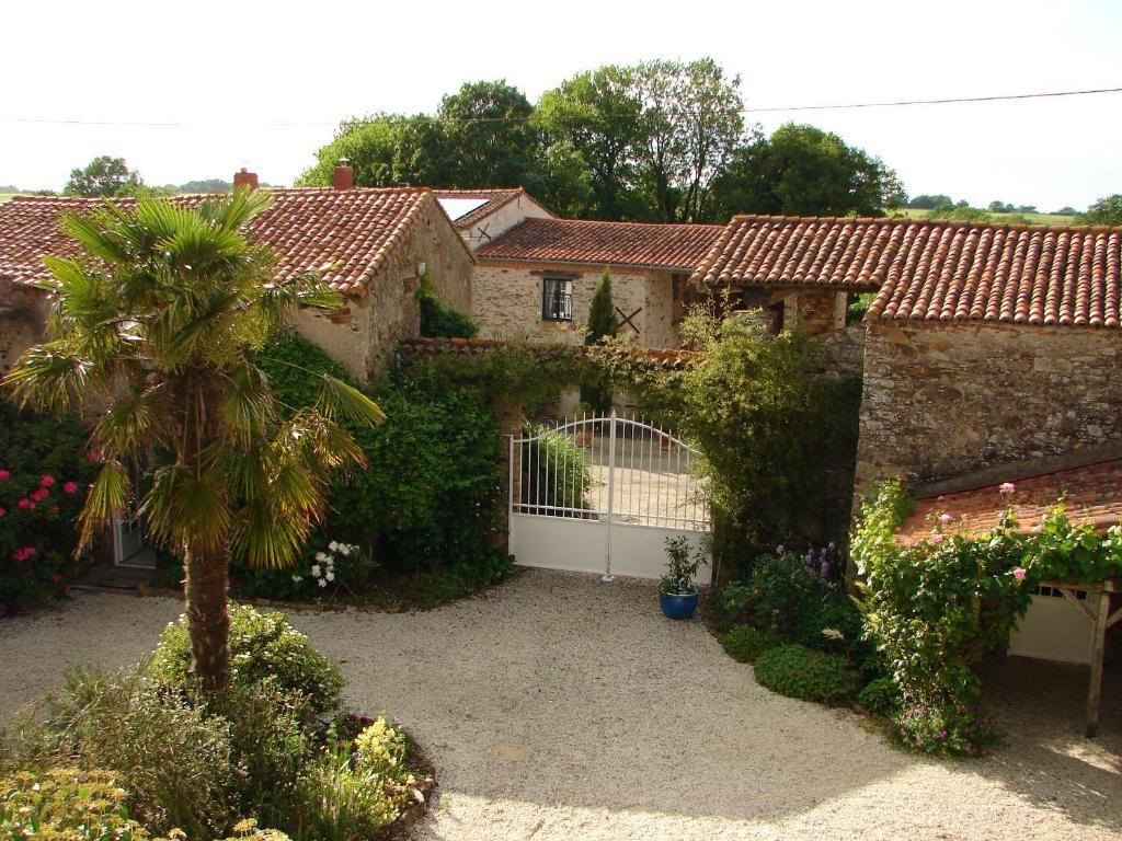 Relais De La Riniere Bed & Breakfast Le Landreau Exterior photo